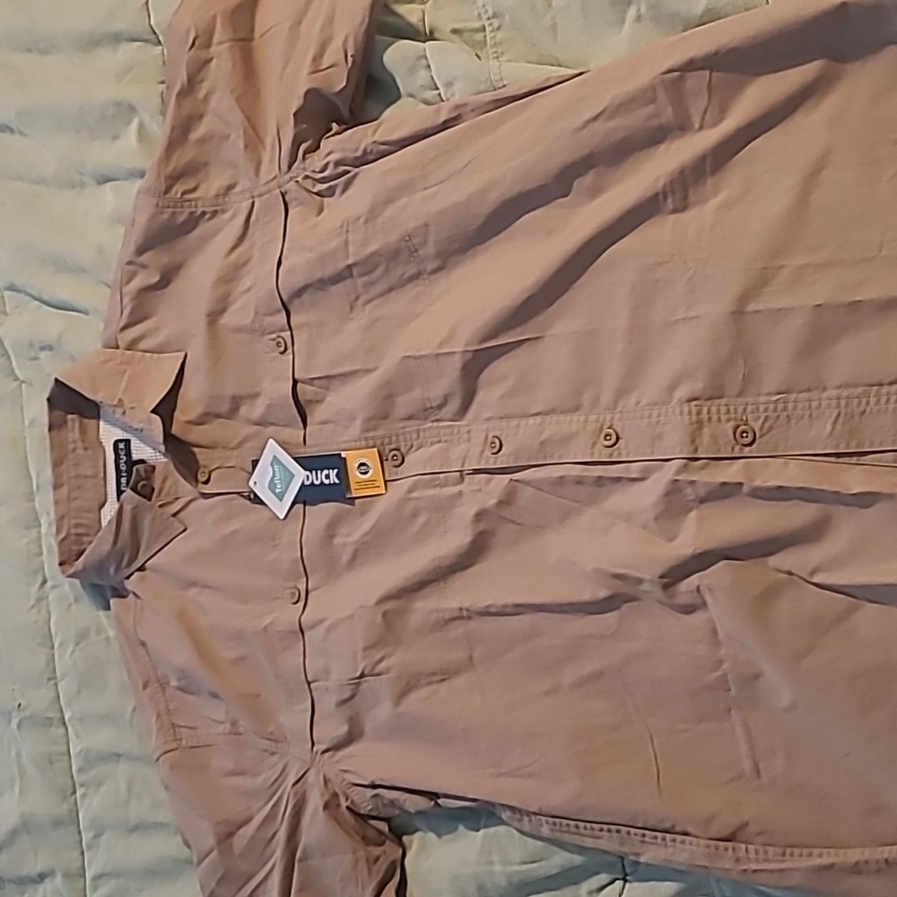 Brand new w/tags xl Dry Duck khaki shirt